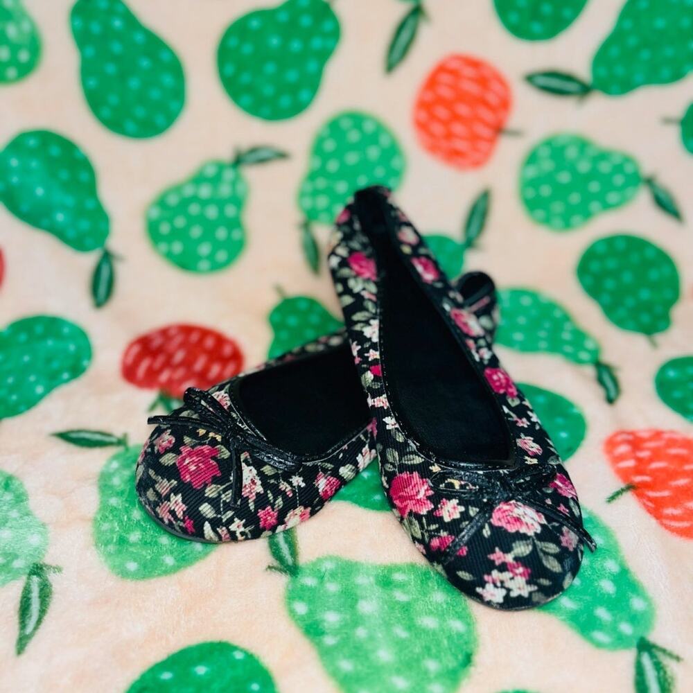 Girl floral ballet flats size 2
